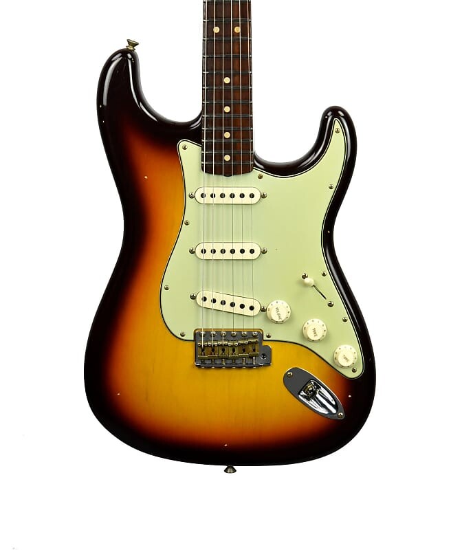 

Fender Custom Shop 63 Stratocaster Journeyman Relic в цвете Faded Chocolate Three Tone Sunburst