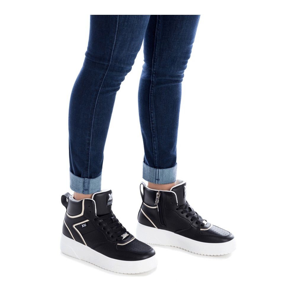 

Кроссовки Xti Sneaker, black
