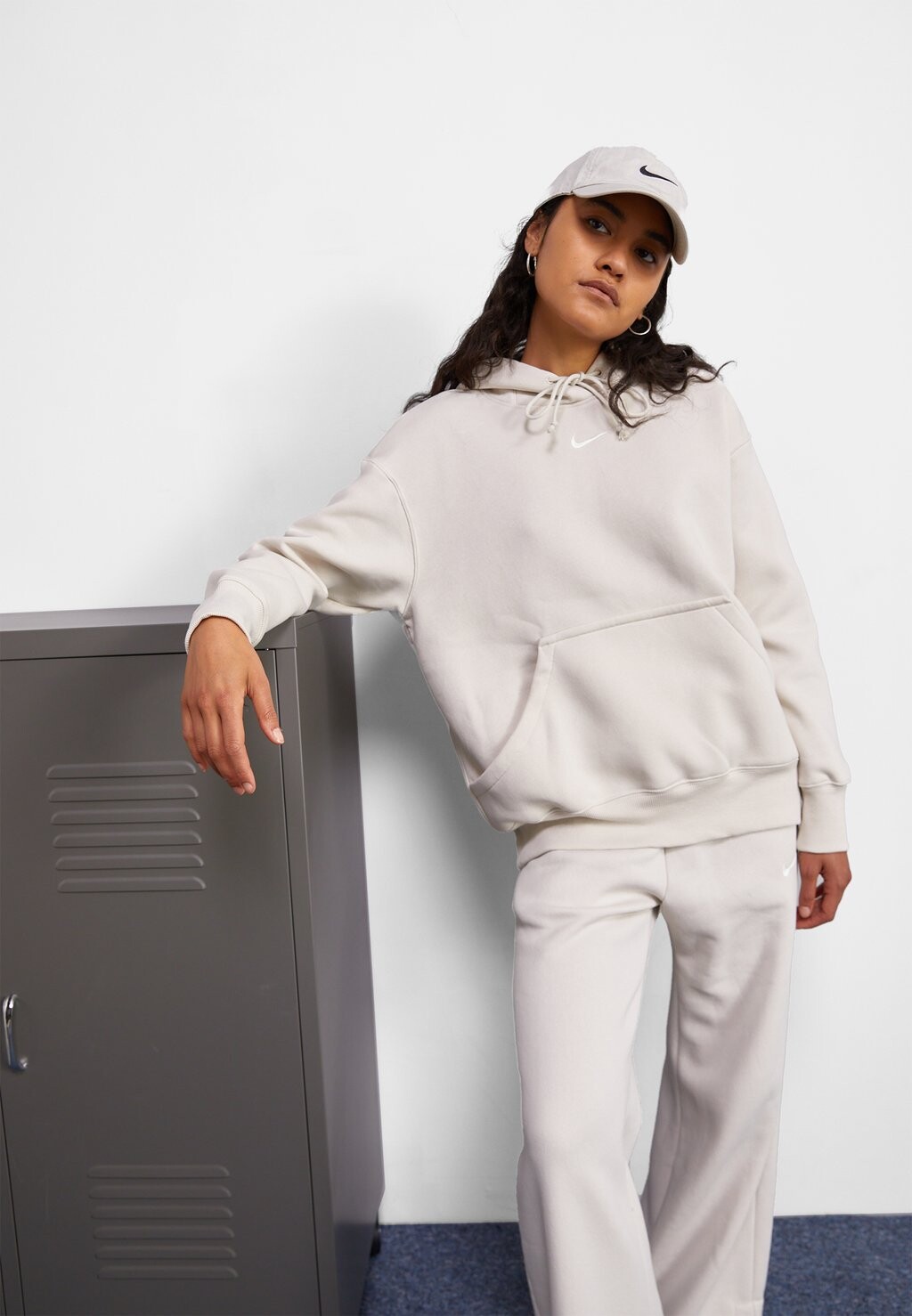 

Худи Nike Phoenix Fleece Pant, светло-коричневый