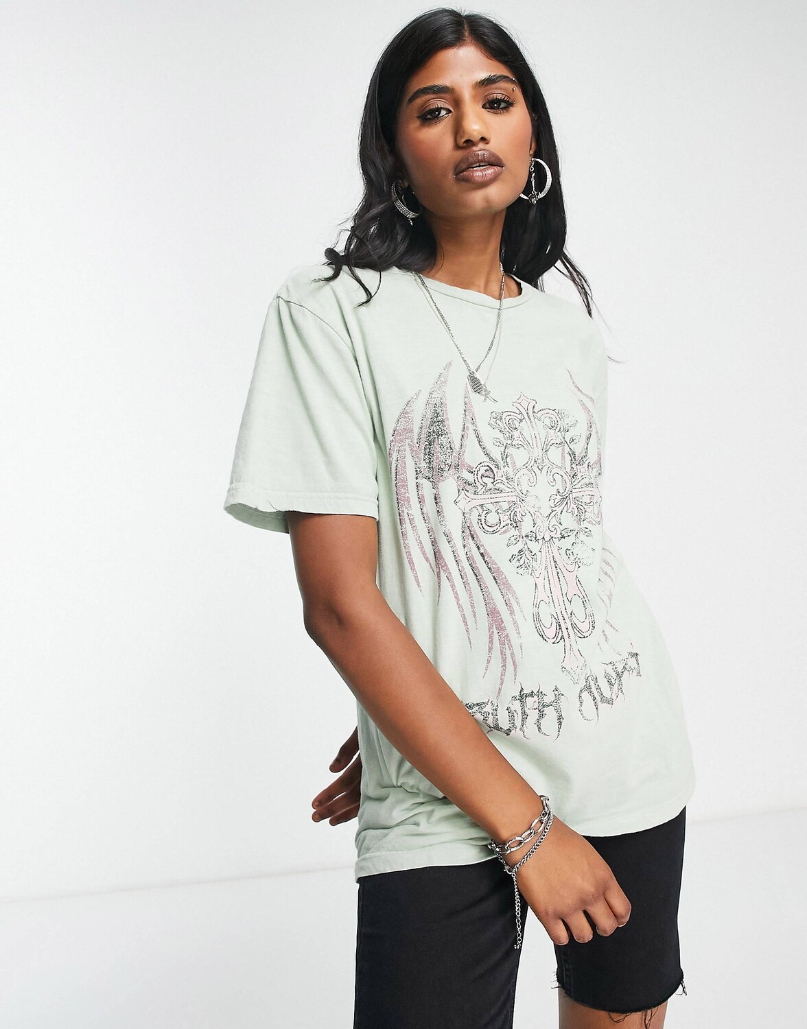 

Белая футболка оверсайз с графическим роком ASOS DESIGN, Белый