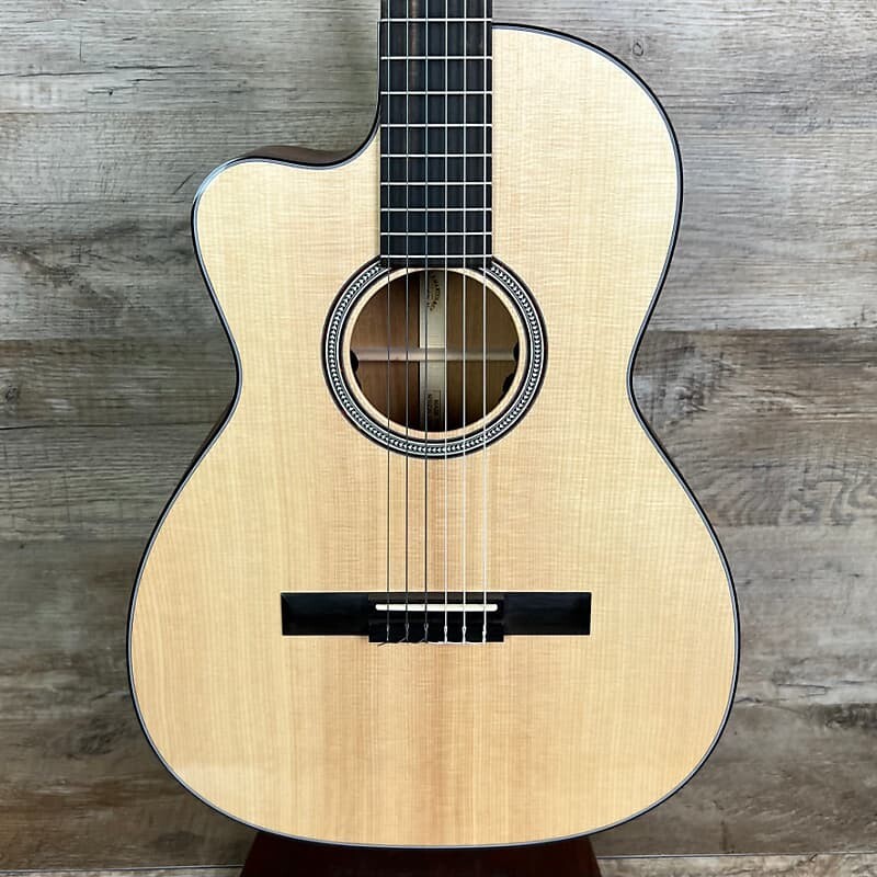 

Martin 000C12-16EL Левая рука Нейлон Натуральный с сумкой 000C12-16EL Left Handed Nylon w/bag