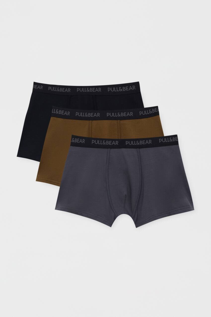 

В упаковке 3 боксера. Pull&Bear