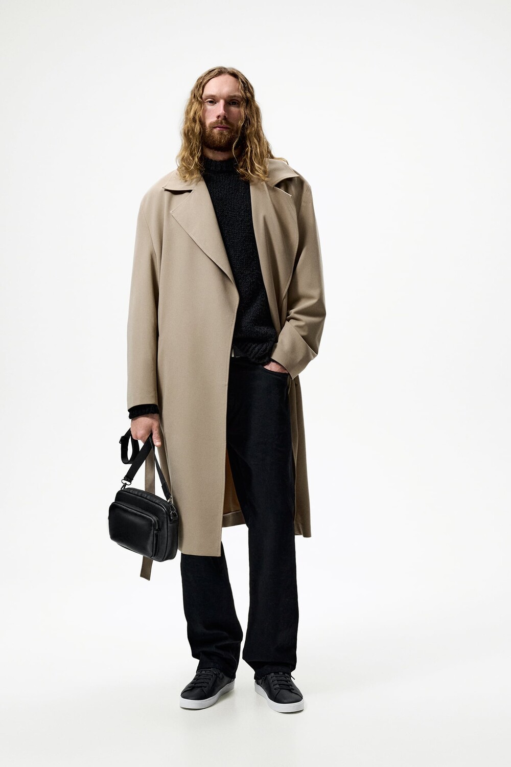 

Монохромная сумка через плеч ZARA, черный