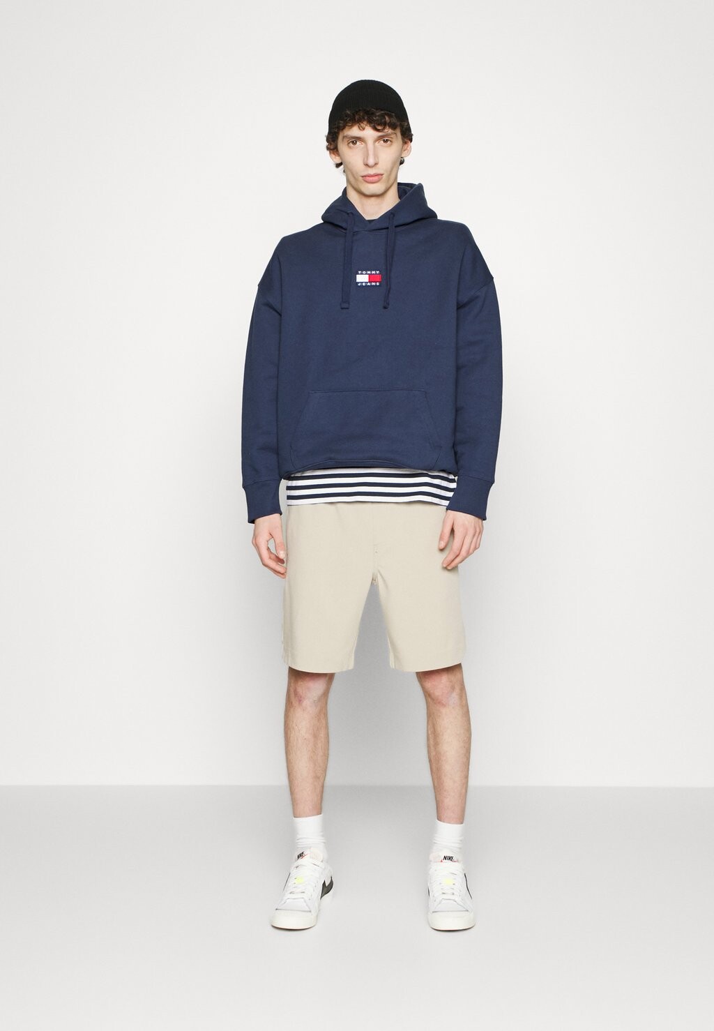 

Толстовка Tommy Jeans, сумеречный темно-синий