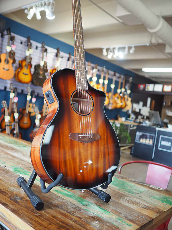 

Breedlove ECO Discovery Concert CE 2022 Топ из цельного красного дерева