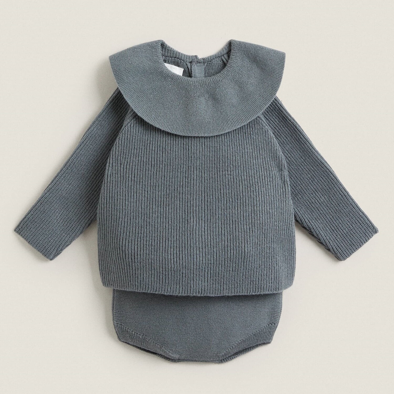 

Костюм Zara Home Cotton With Ruffled Neckline, серый