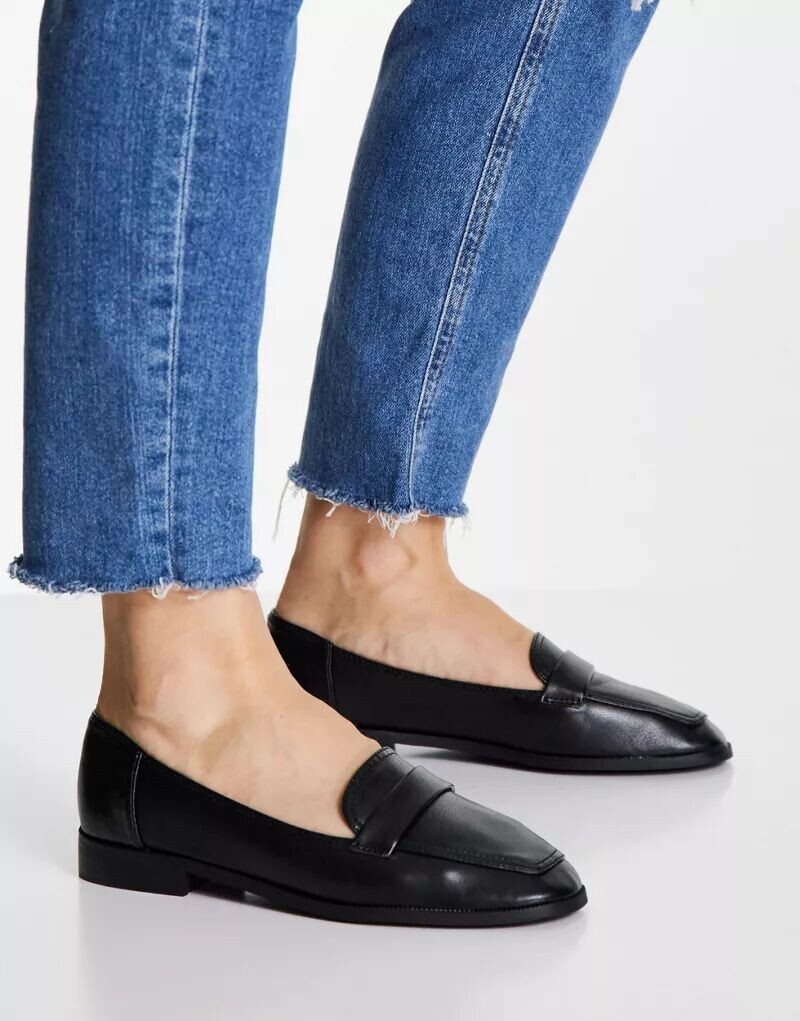 

Черные лоферы на плоской подошве ASOS Mussy