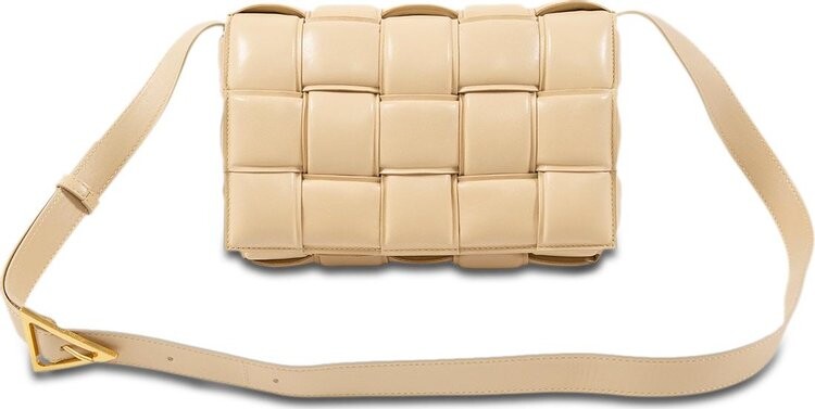 

Сумка Bottega Veneta Padded Cassette Bag Porridge/Gold, кремовый