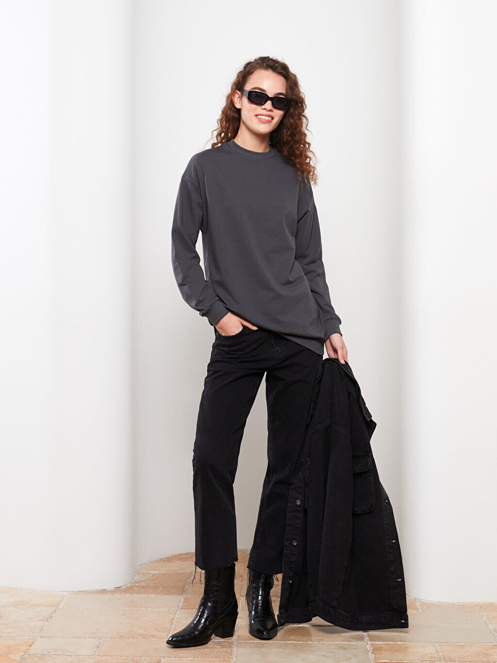 

Женская туника прямого кроя с круглым вырезом и длинными рукавами LCW Modest