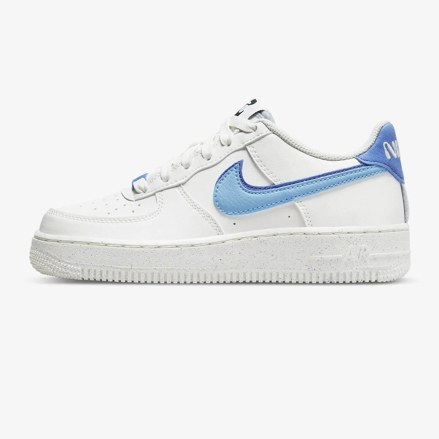 

Детские кроссовки Nike Air Force 1 LV8, голубой/белый (Размер 37.5 RU)