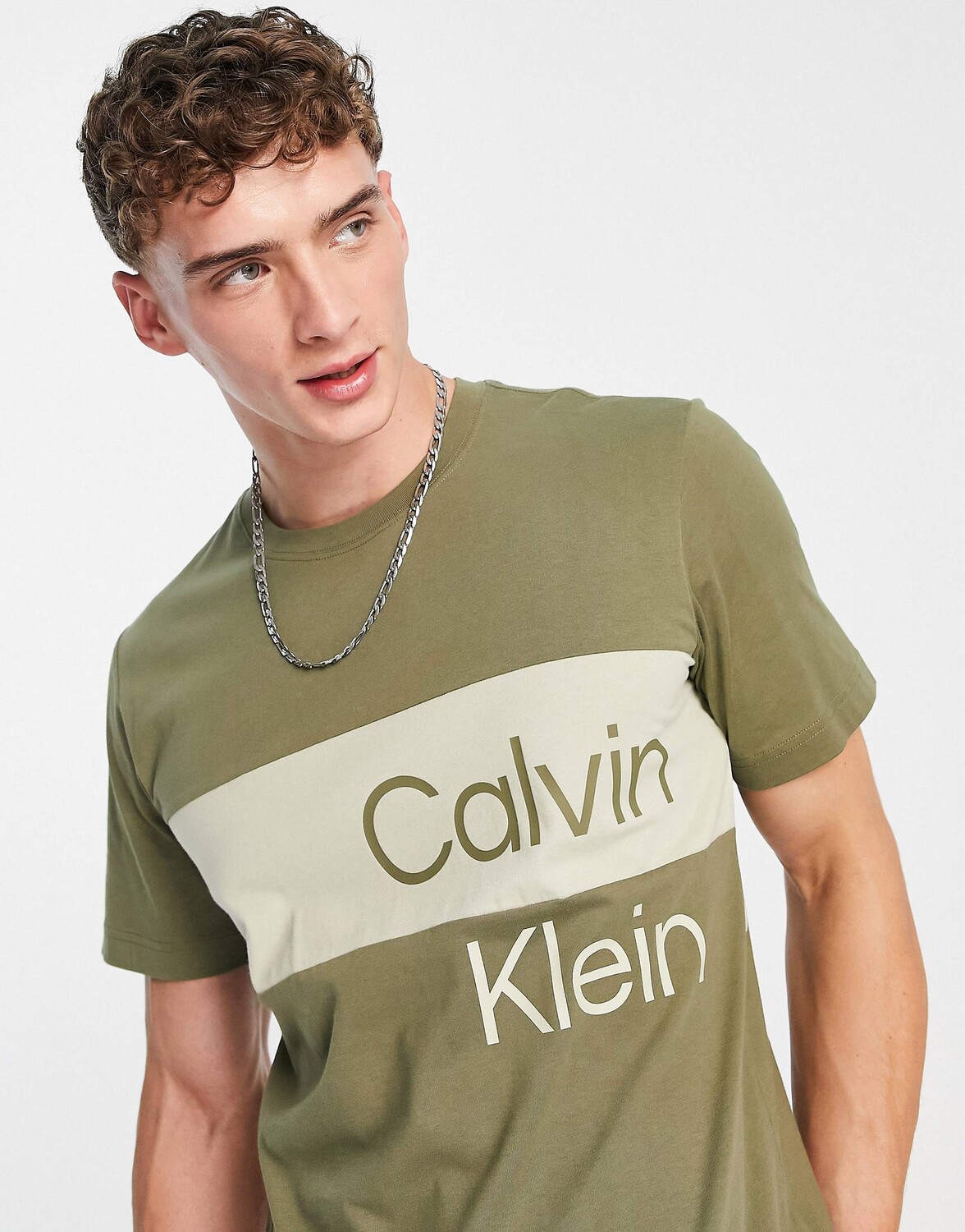 

Футболка цвета хаки для институциональных блокировок Calvin Klein Jeans