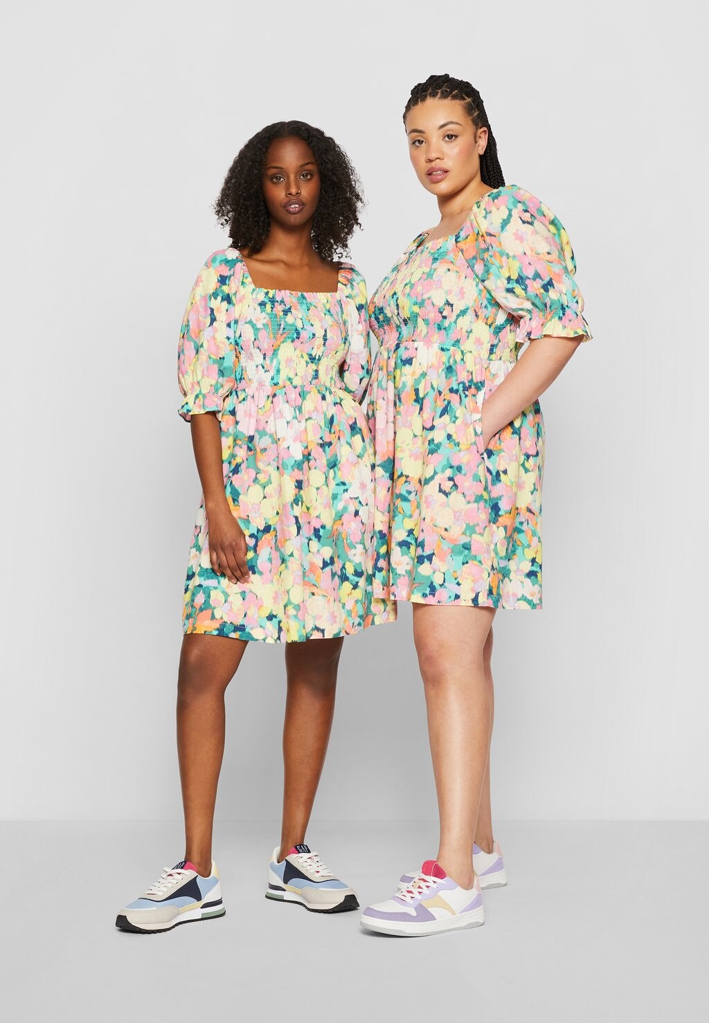 

Повседневное платье GAP, мультиколор