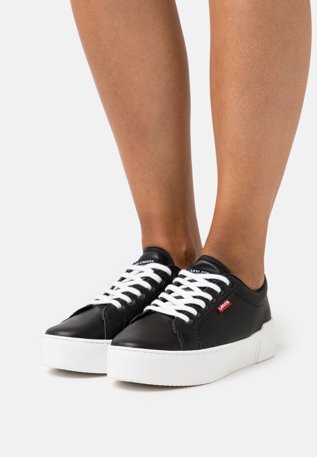 

Кроссовки Levi's
