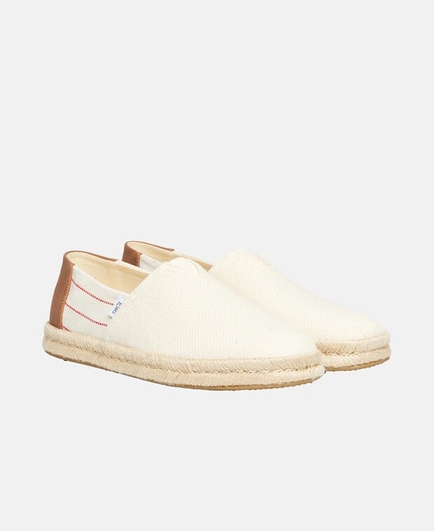 

Эспадрильи Toms, естественный