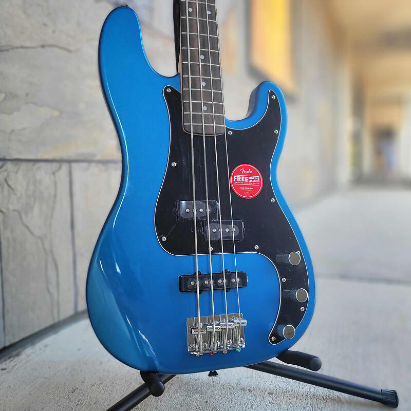 

Бас PJ серии Affinity, синий цвет Лейк-Плэсид Squier 0378551502