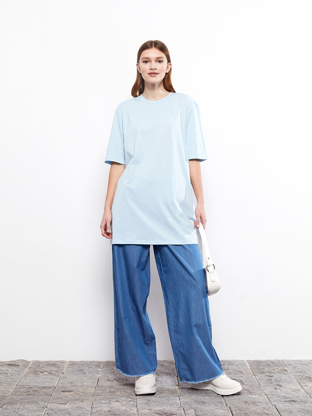 

Женская туника с круглым вырезом и короткими рукавами LCW Modest