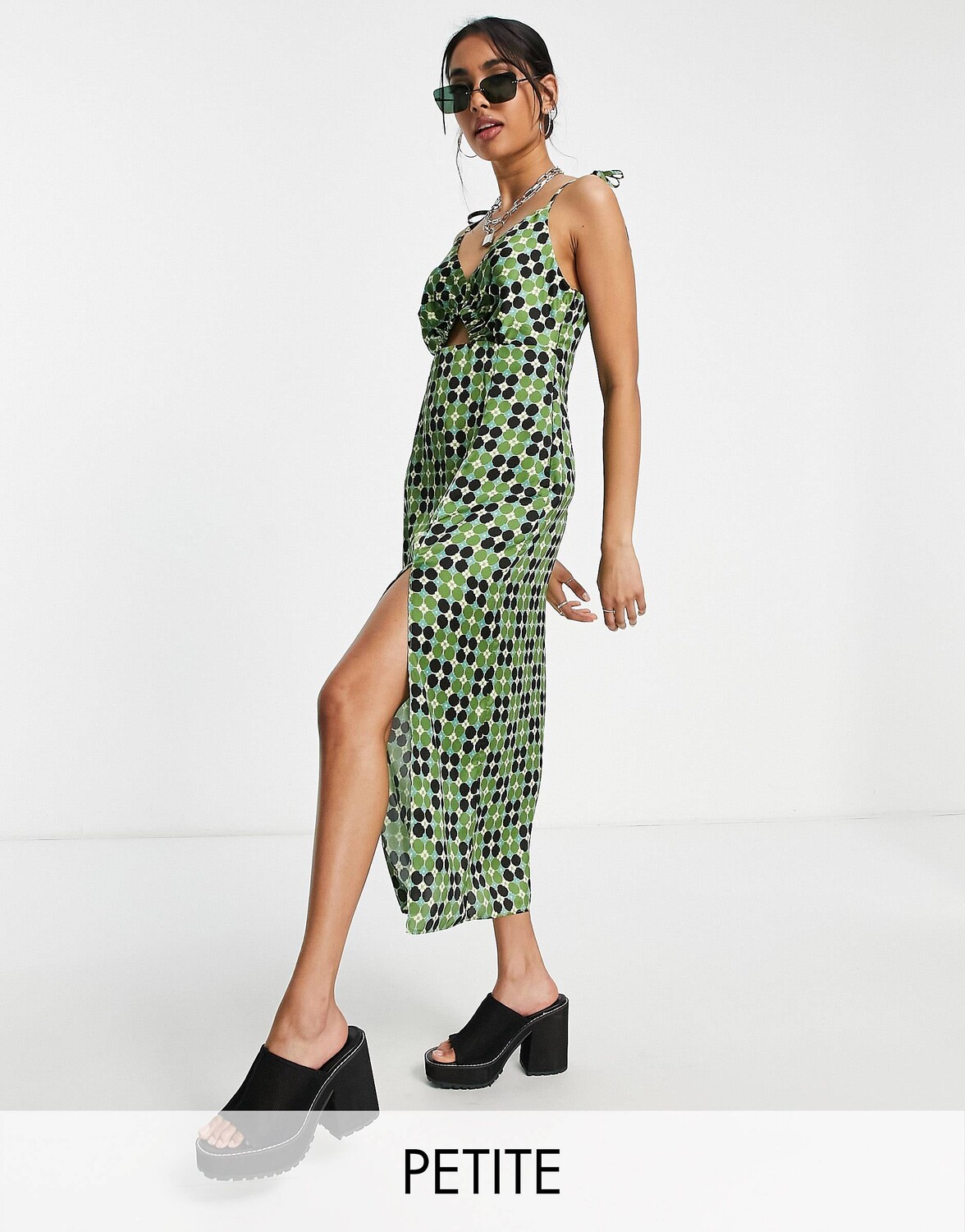 

Зеленое платье-комбинация миди с вырезами и цветочным принтом Topshop Petite