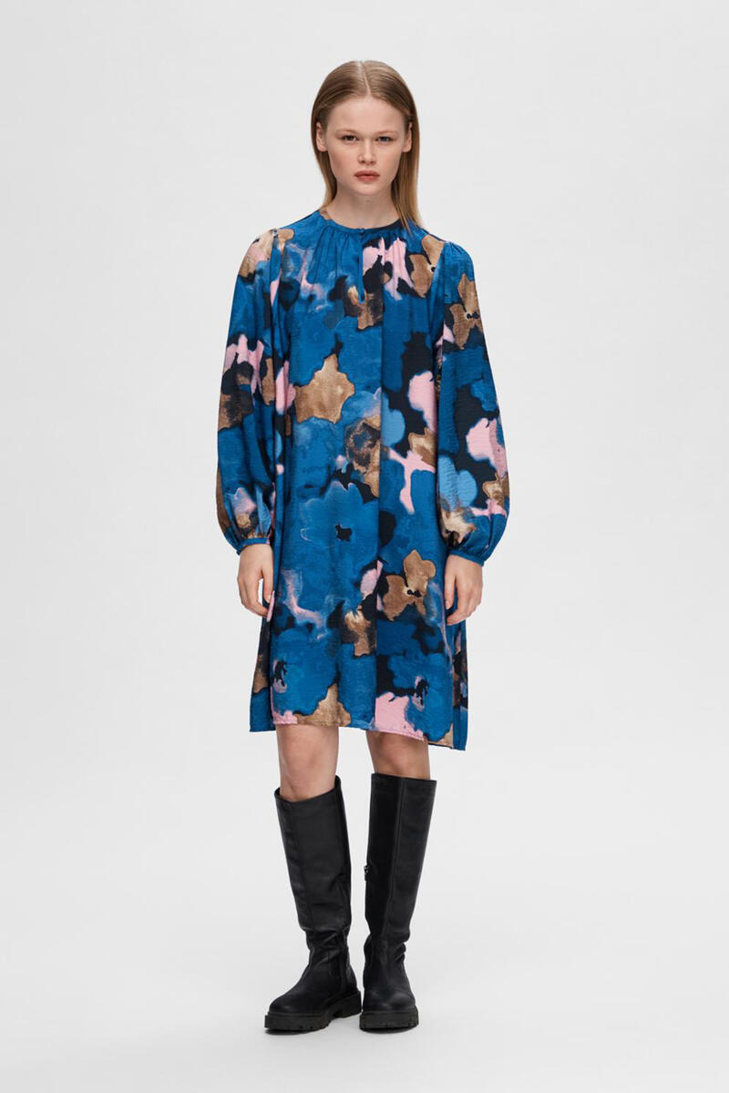 Короткое платье с длинными рукавами и принтом, изготовленное из Lenzing Ecovero. Selected Femme, синий