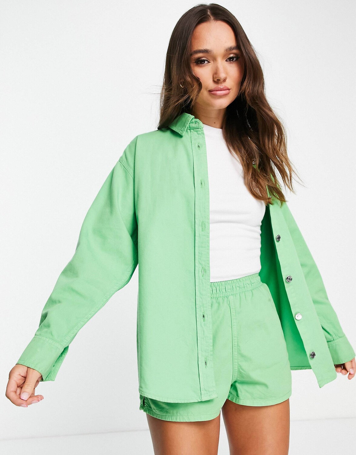 

Зеленая джинсовая рубашка оверсайз ASOS DESIGN
