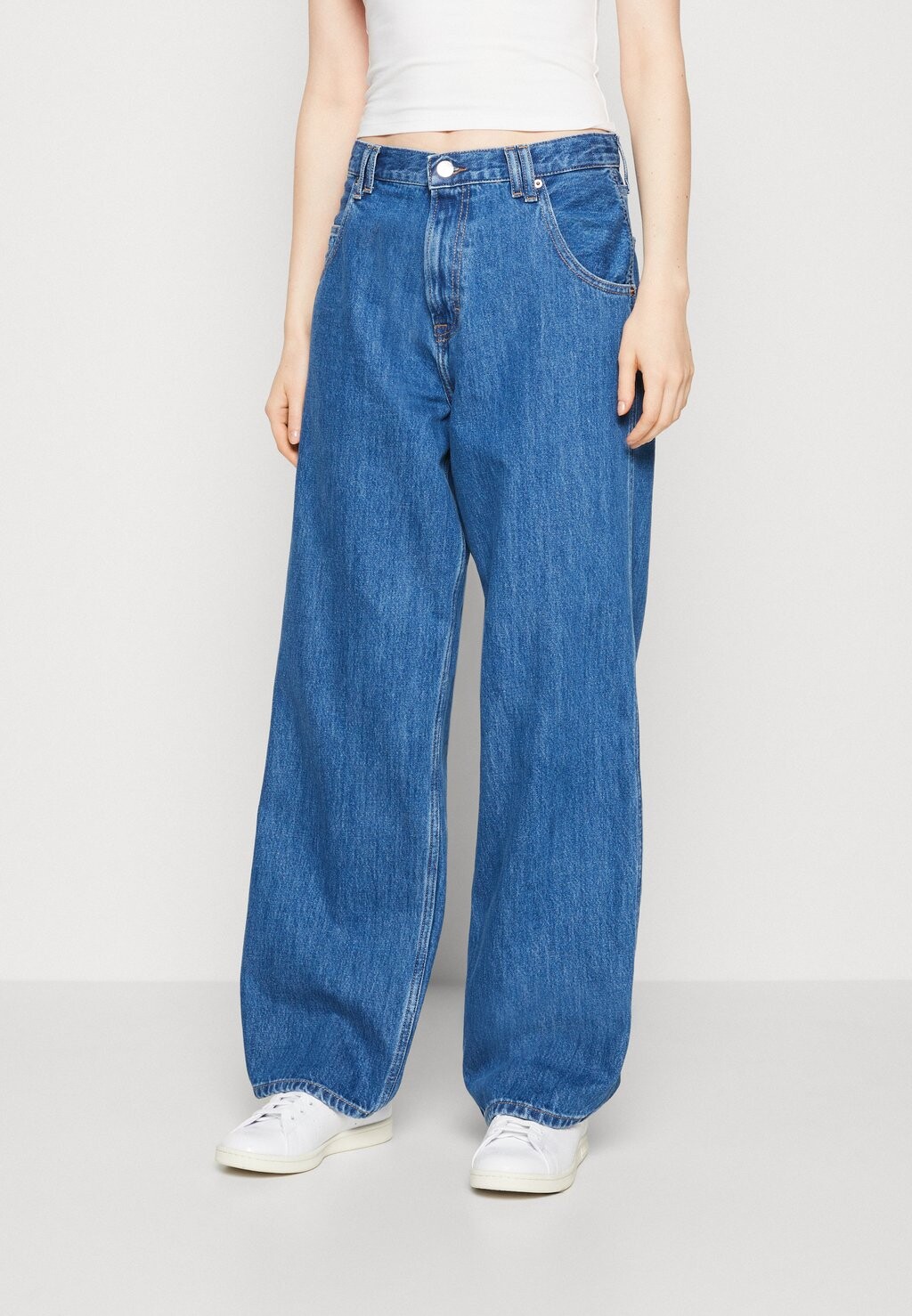 

Джинсы свободного кроя Tommy Jeans