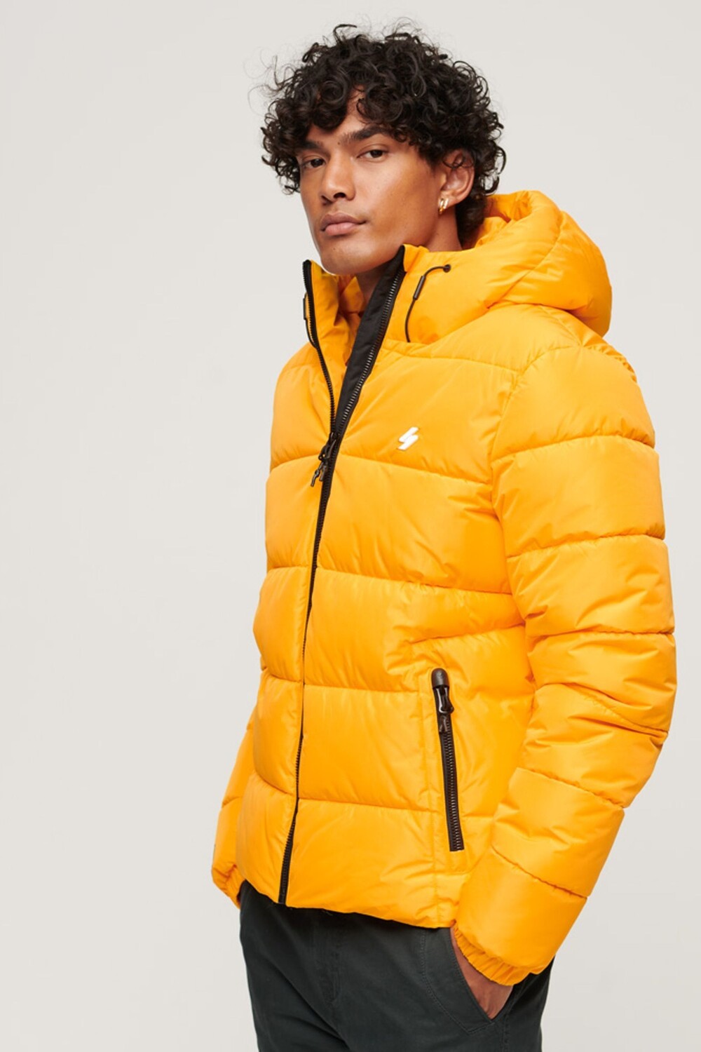 

Спортивная утепленная куртка с капюшоном Superdry, желтый