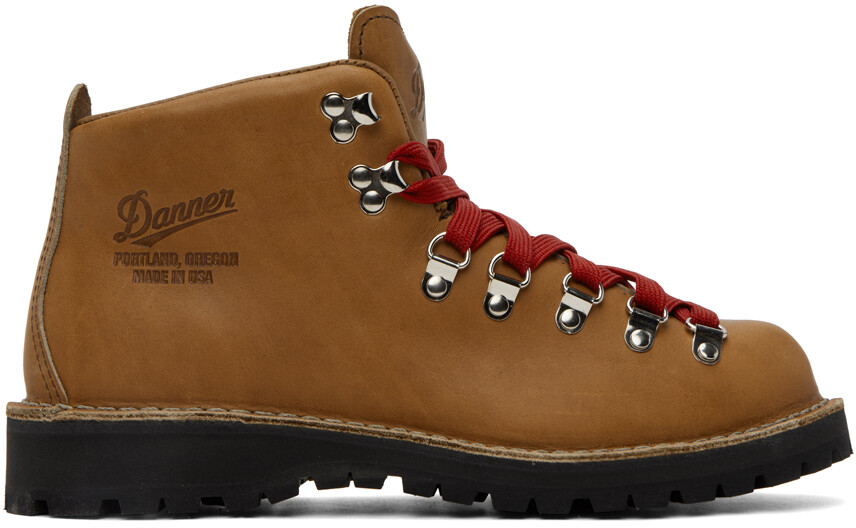 

Легкие сапоги Tan Mountain Danner