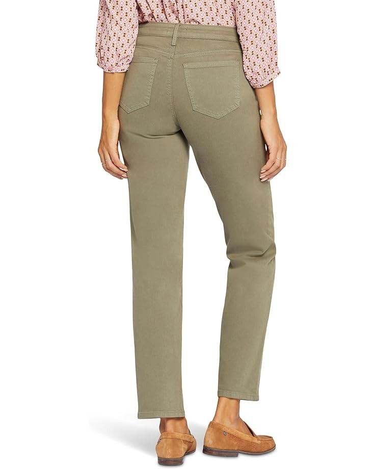 

Джинсы NYDJ Petite Relaxed Slender in Avocado, цвет Avocado