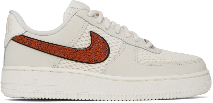 

Бело-серые баскетбольные кроссовки Air Force 1 '07 Nike