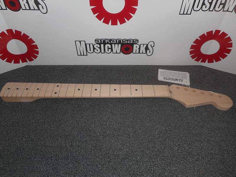 цена НОВИНКА Allparts Fender Licensed Strat Neck, клен, 21 лад - #SMO-21 NEW Fender Lic Stratocaster NECK Strat Unfinished 21 Fret SMO-21