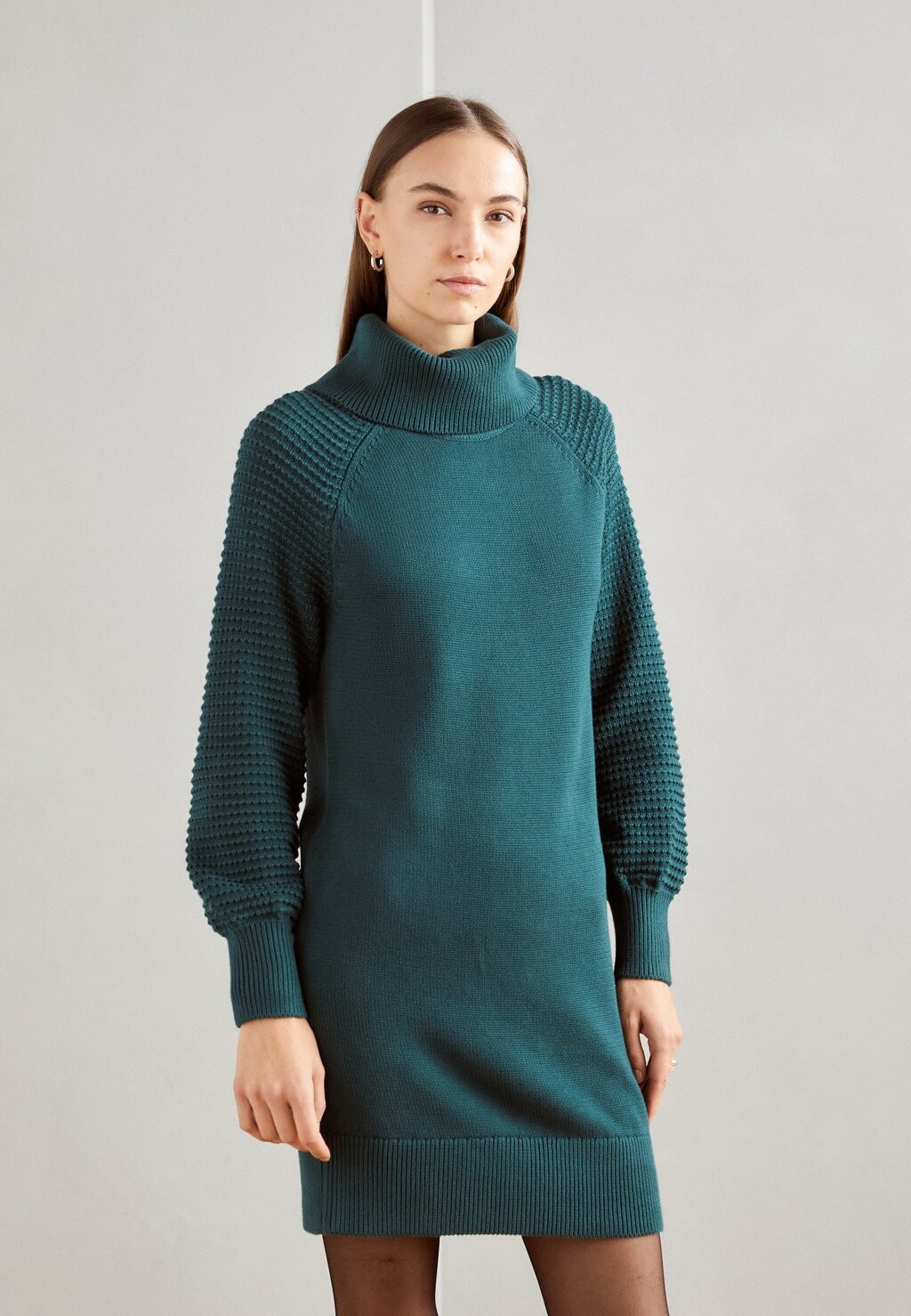 

Платье Esprit, изумрудно-зеленый