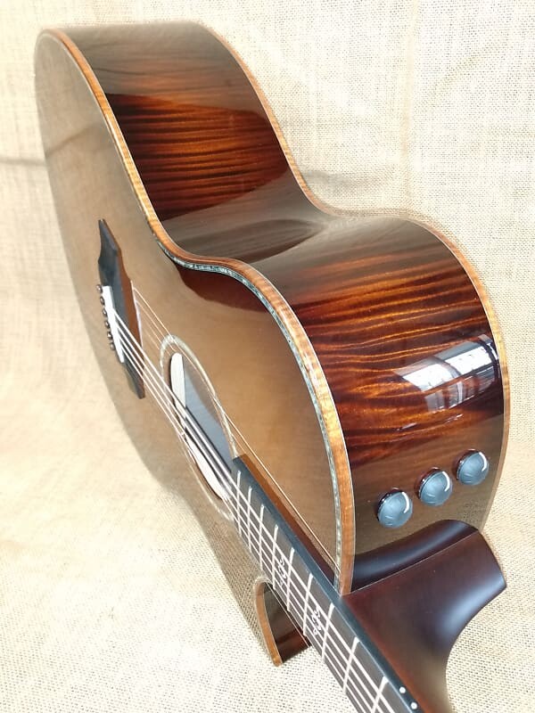 Custom 12