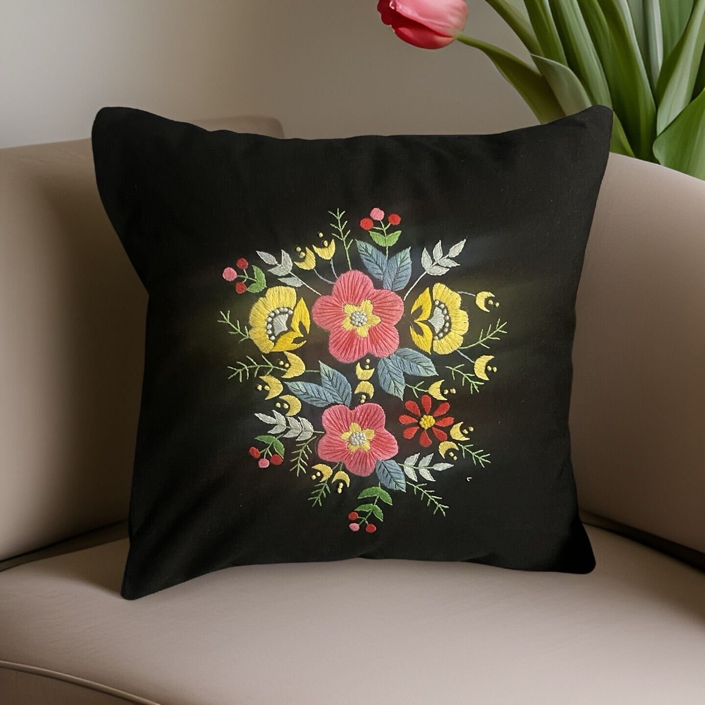 

Granny Dekokissen Kissenbezug 40x40 см Kissenhülle Bestickt Handgemacht dekoration диван бохо уникат Oma Geschenk Idee