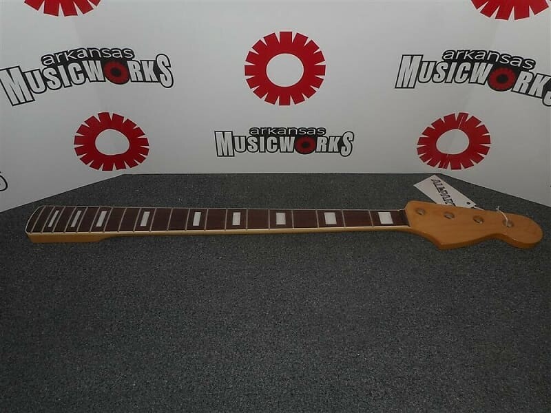 

Джазовый басовый гриф 70-х годов по лицензии Fender, вставки из перламутровых блоков, #JRF-B Allparts