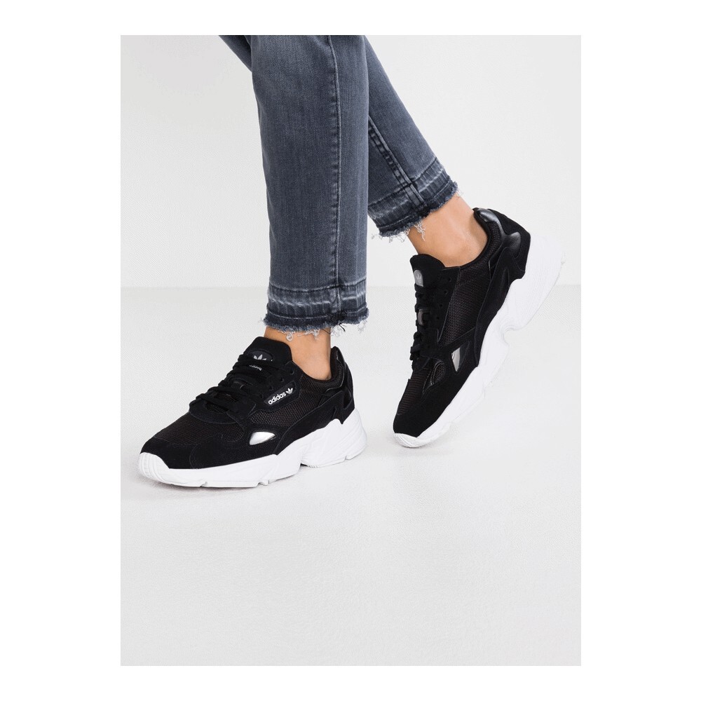 

Кроссовки Adidas Originals Falcon, core black/footwear white