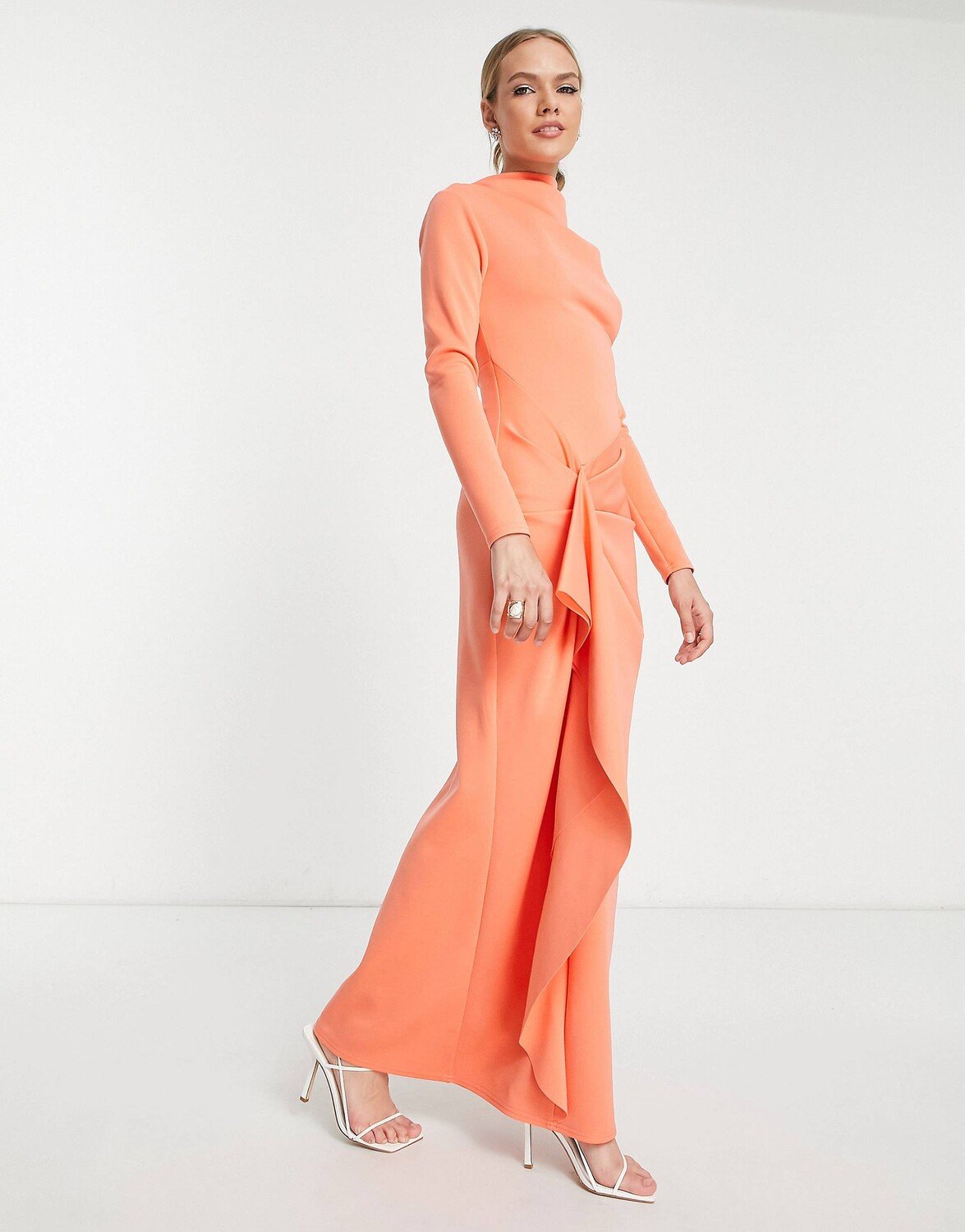 

Темно-коралловое платье макси с длинными рукавами и рюшами спереди ASOS DESIGN