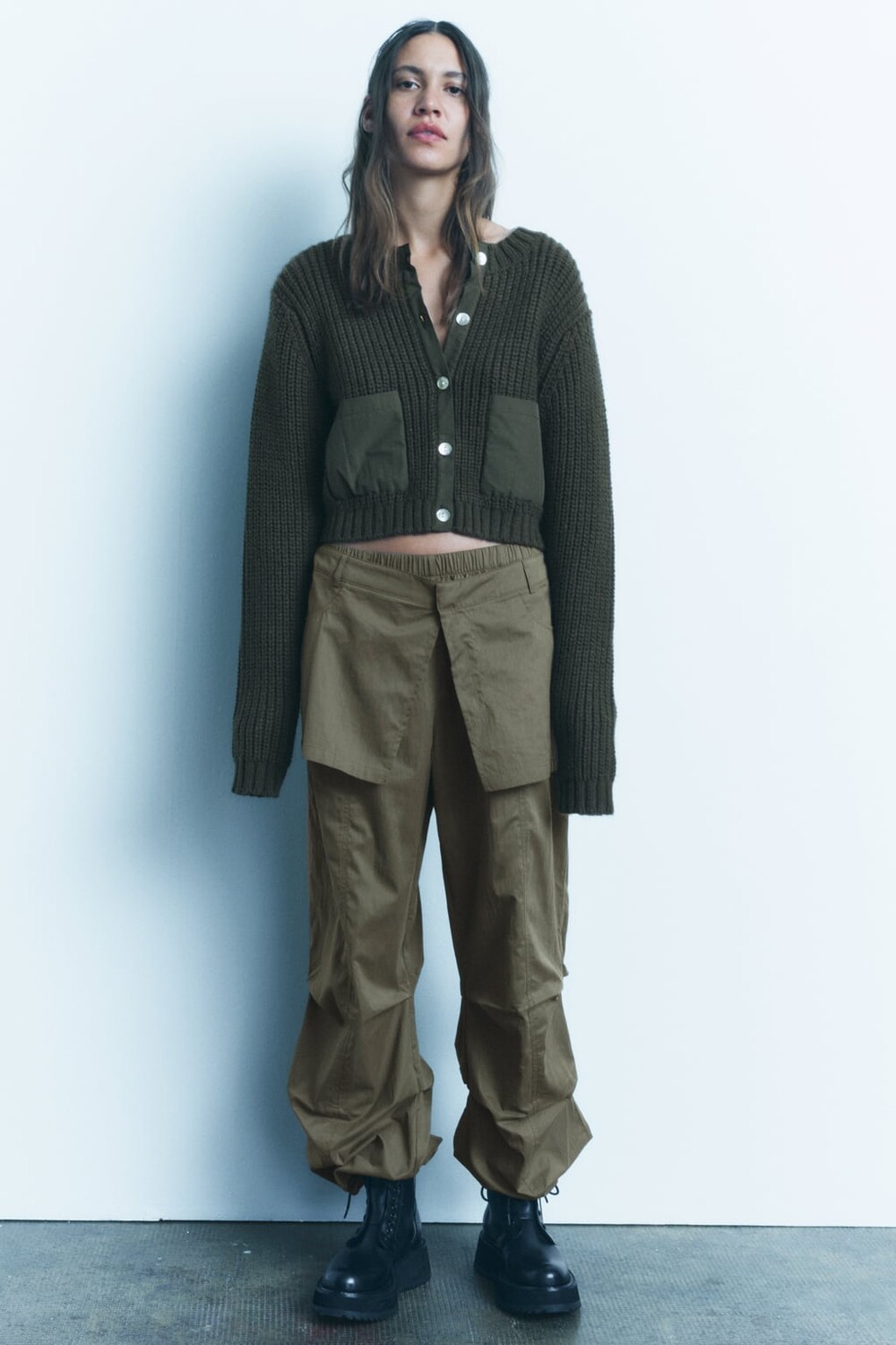 

Съемная нейлоновая юбка ZARA, хаки