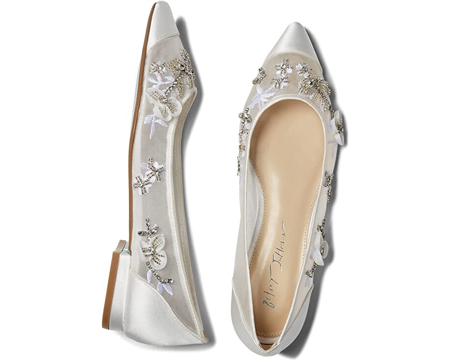 

Туфли на плоской подошве Willo Blue by Betsey Johnson, слоновая кость