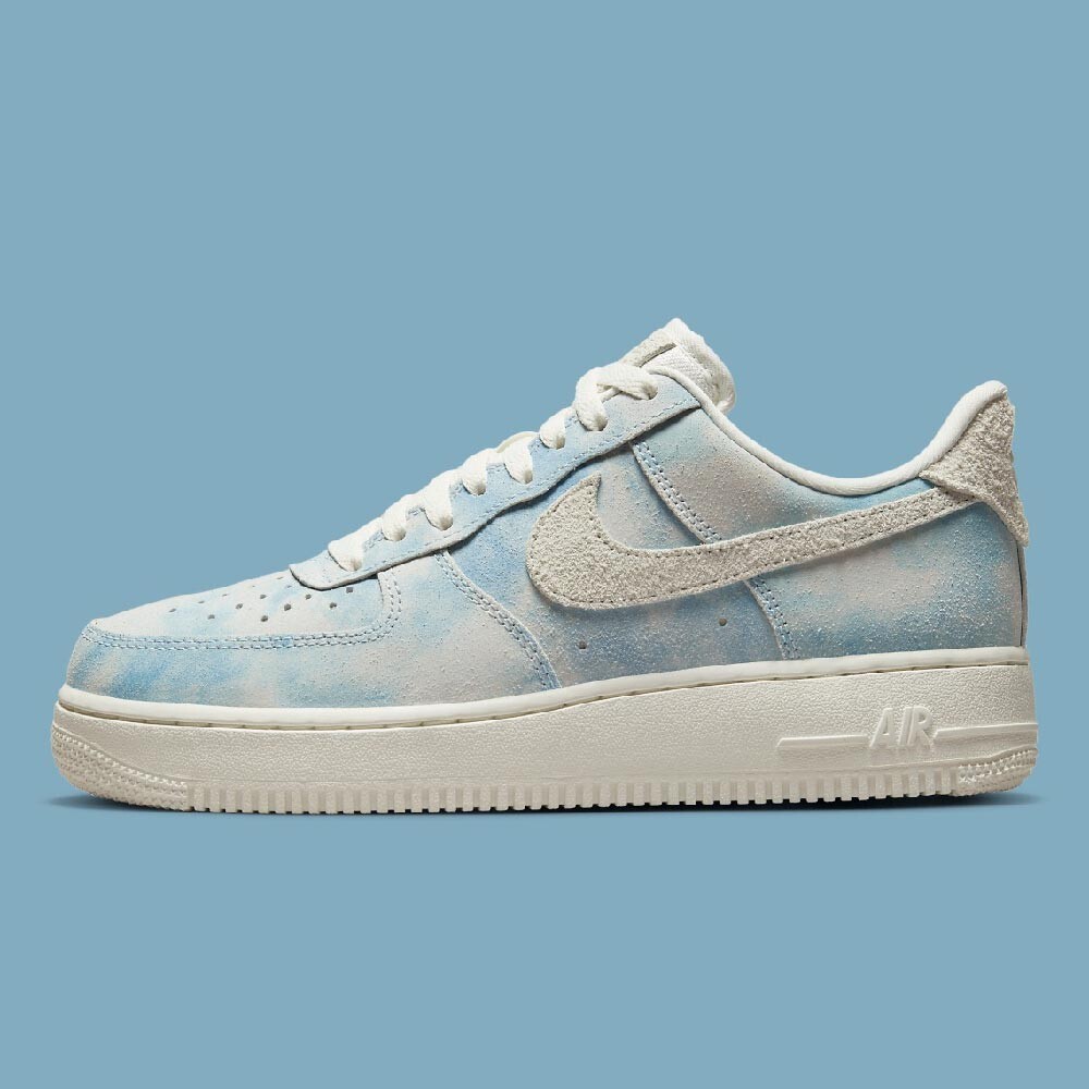 

Кроссовки Nike Air Force 1 Low Blue Suede, голубой/бежевый