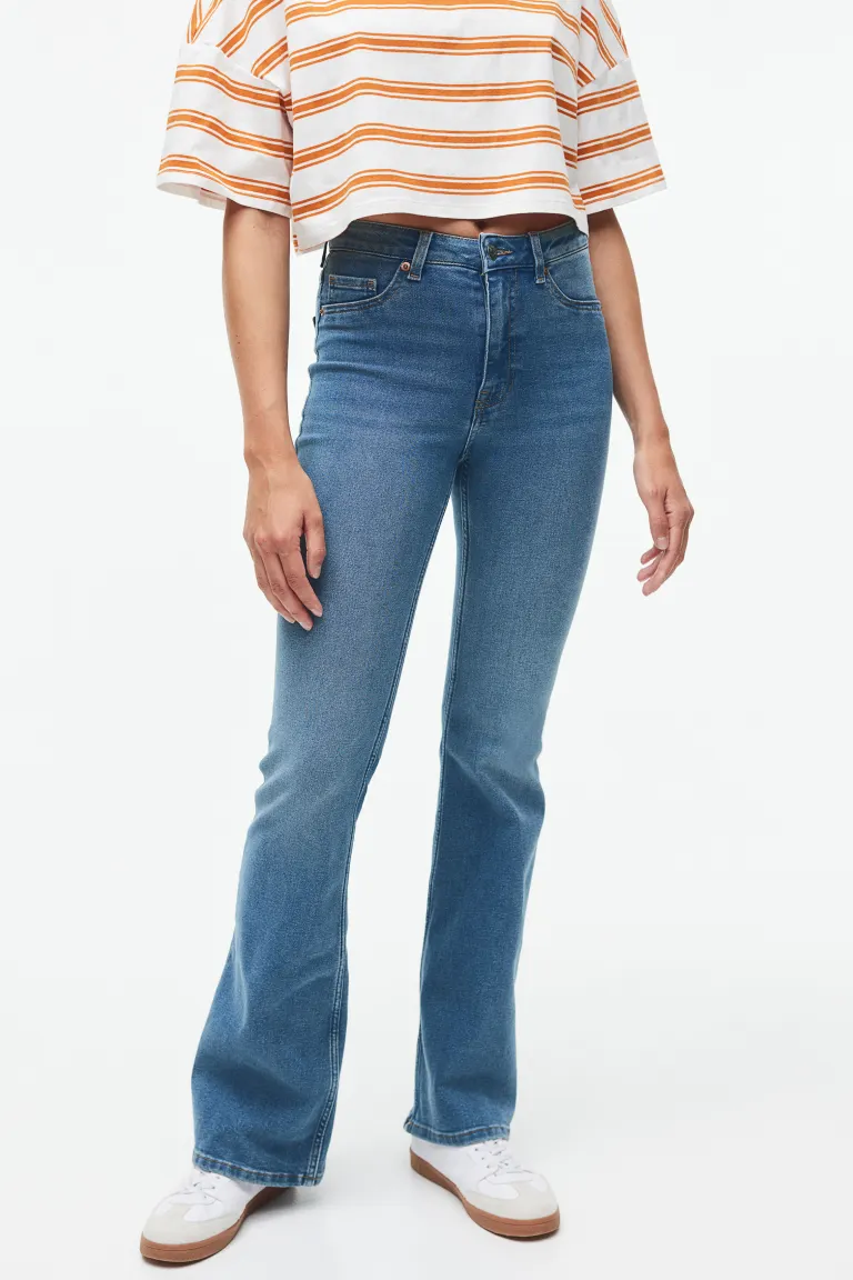 

Расклешенные высокие джинсы H&M, синий