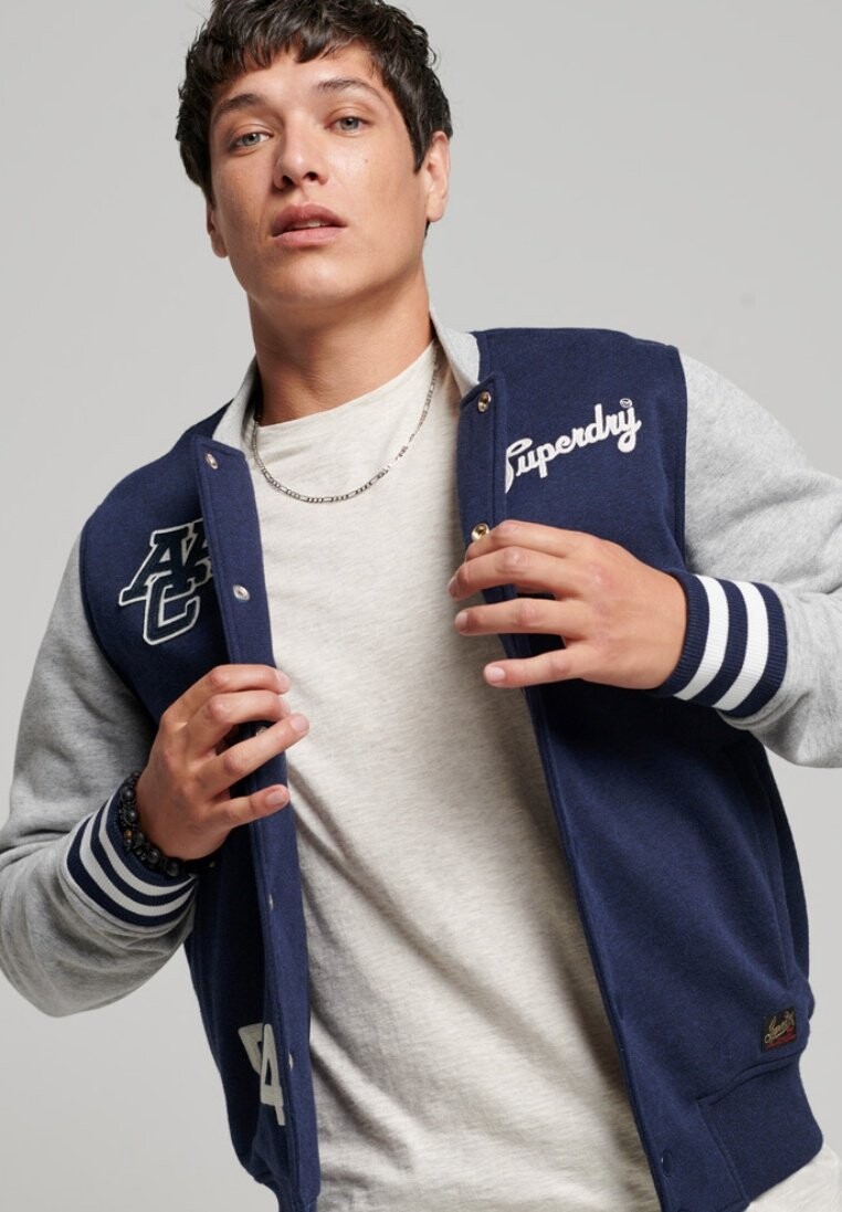 

Куртка-бомбер Superdry