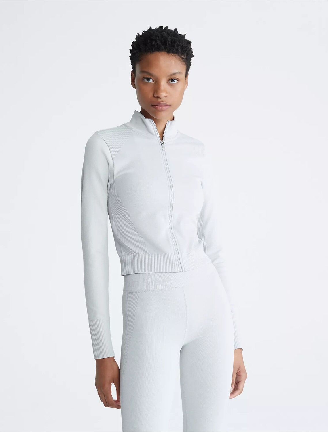 

Толстовка Calvin Klein Performance Seamless Mock Neck, светло-серый