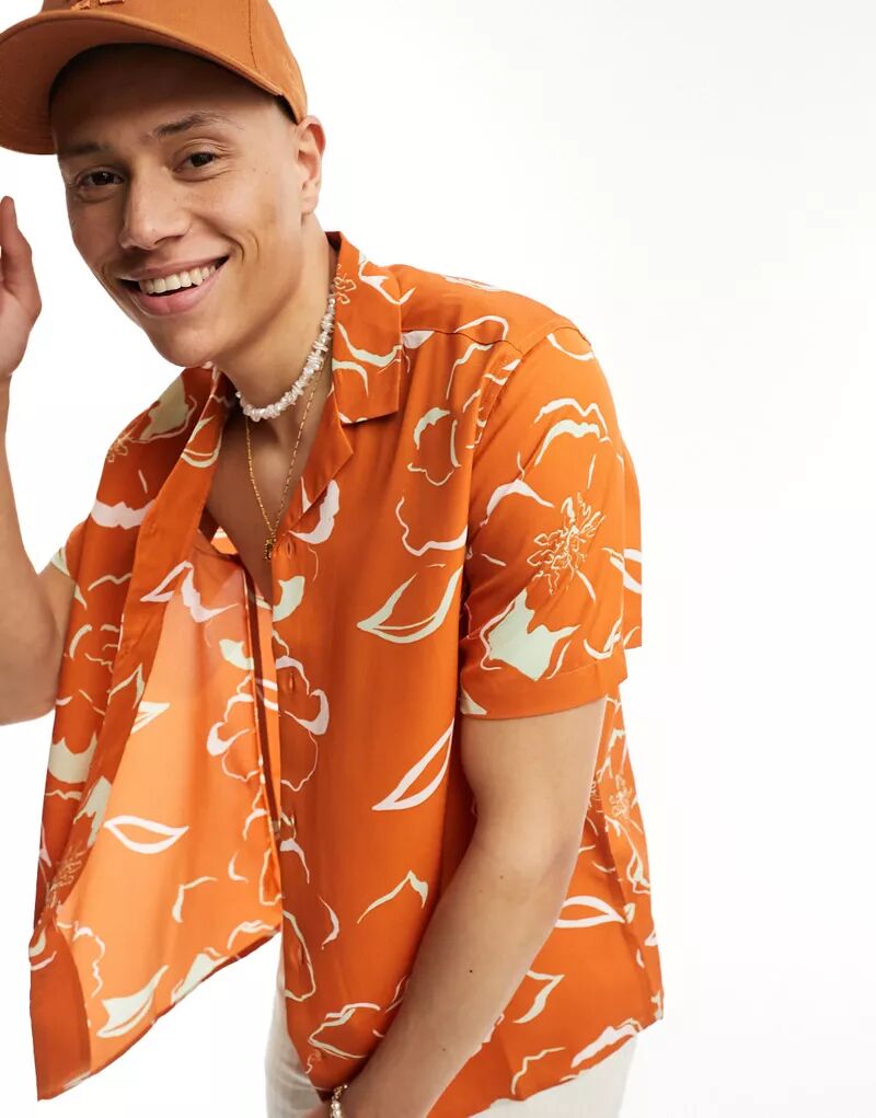 Свободная рубашка с лацканами оранжевого цвета с цветочным принтом ASOS
