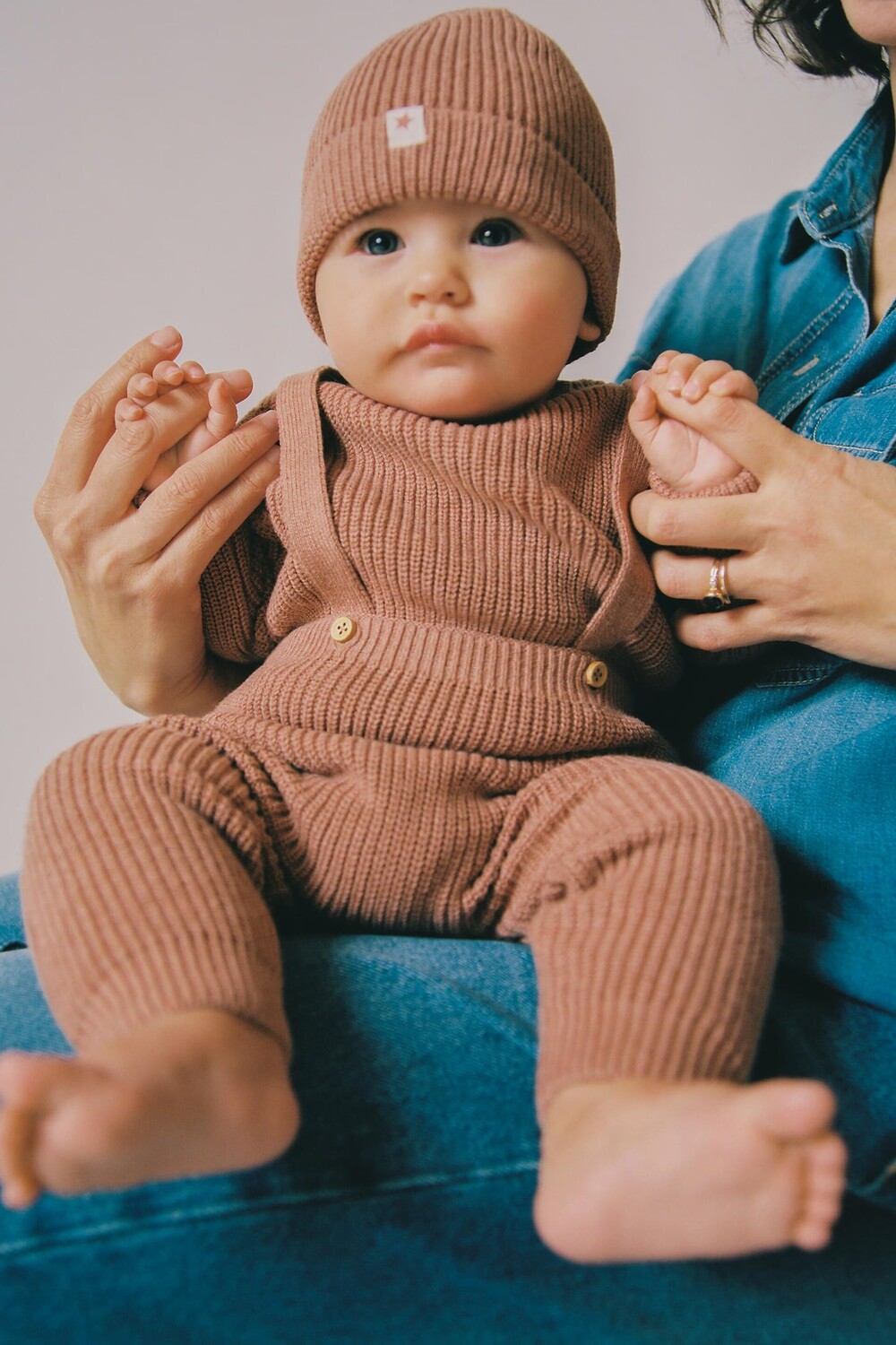 

Трикотажный свитер ZARA, глина