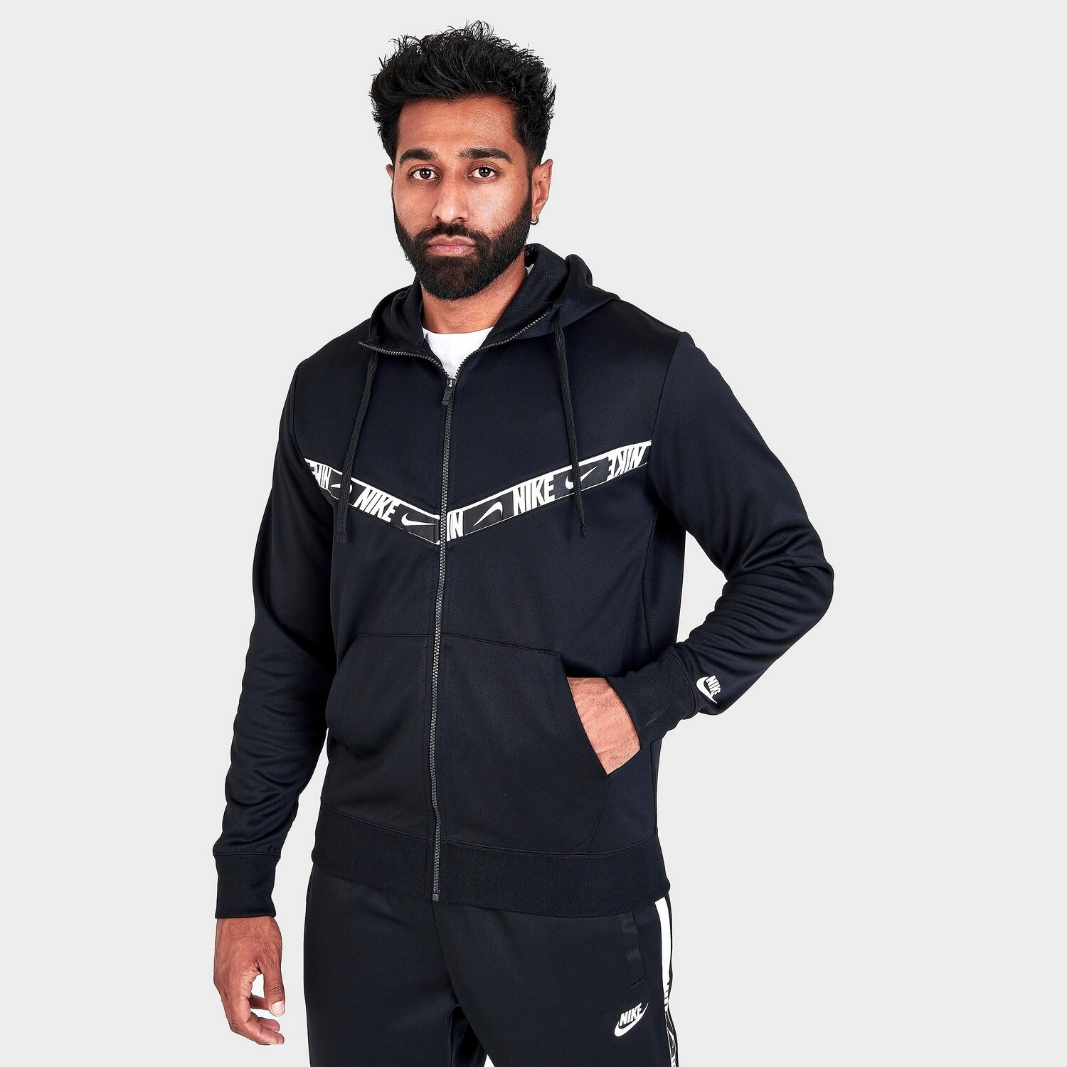 

Мужская худи с молнией во всю длину Nike Sportswear Repeat Chevron, черный