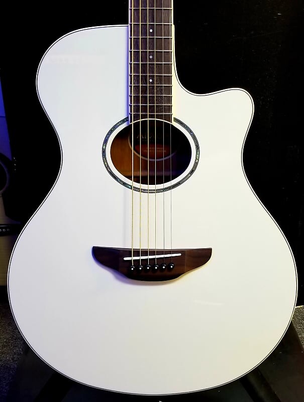 

Гитара Yamaha APX600 Thinline, винтажный белый