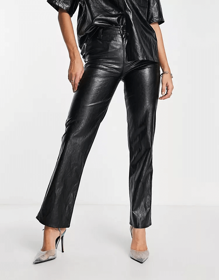 Брюки Asos Design Crackle Faux Leather Straight Leg, черный брюки asos design hourglass stretch faux leather черный