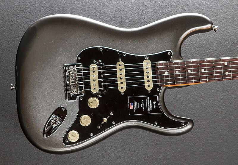

American Professional II Stratocaster HSS - Mercury с палисандровым деревом Fender American Professional II Stratocaster HSS - Mercury w/