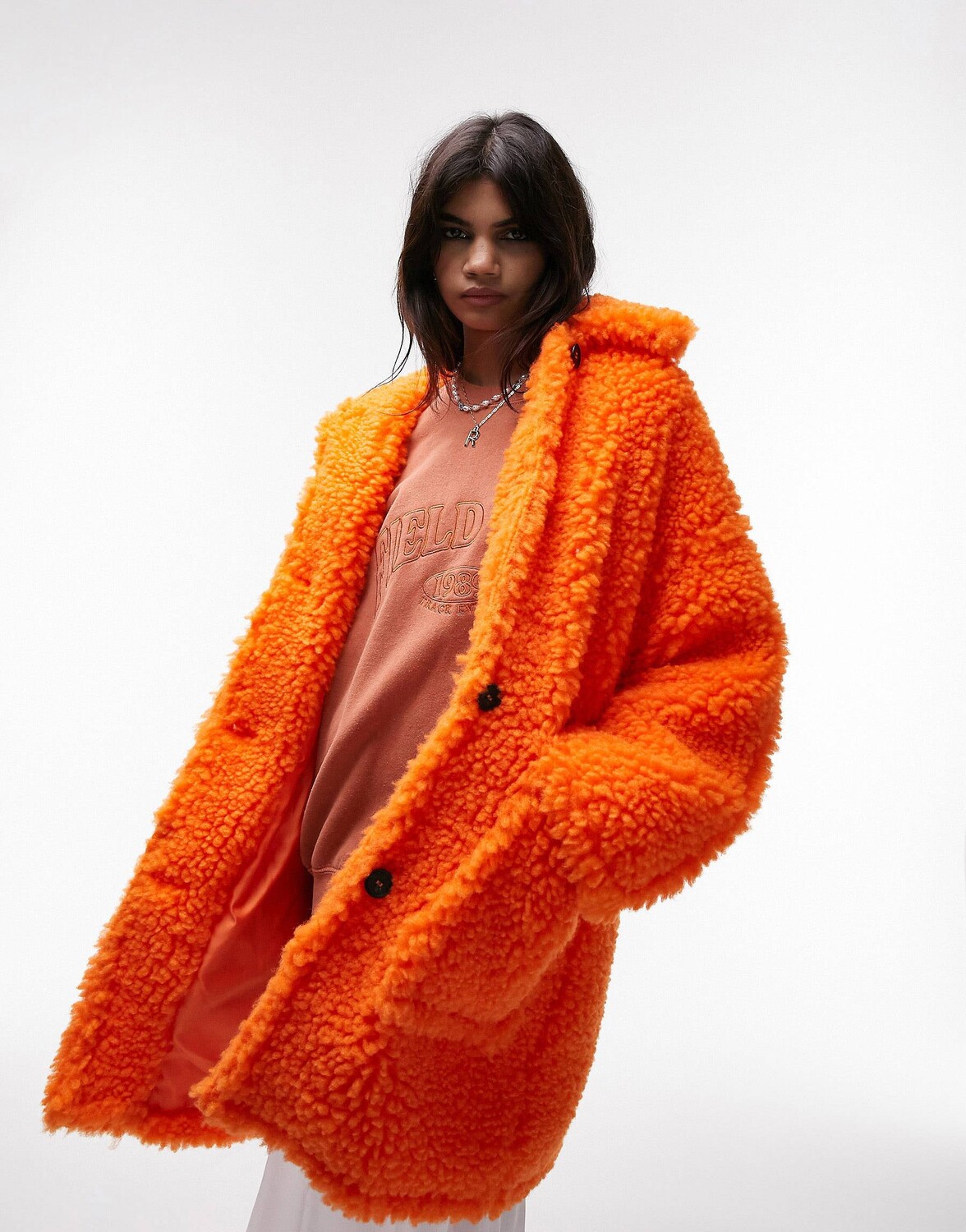 

Оранжевое массивное пальто Topshop