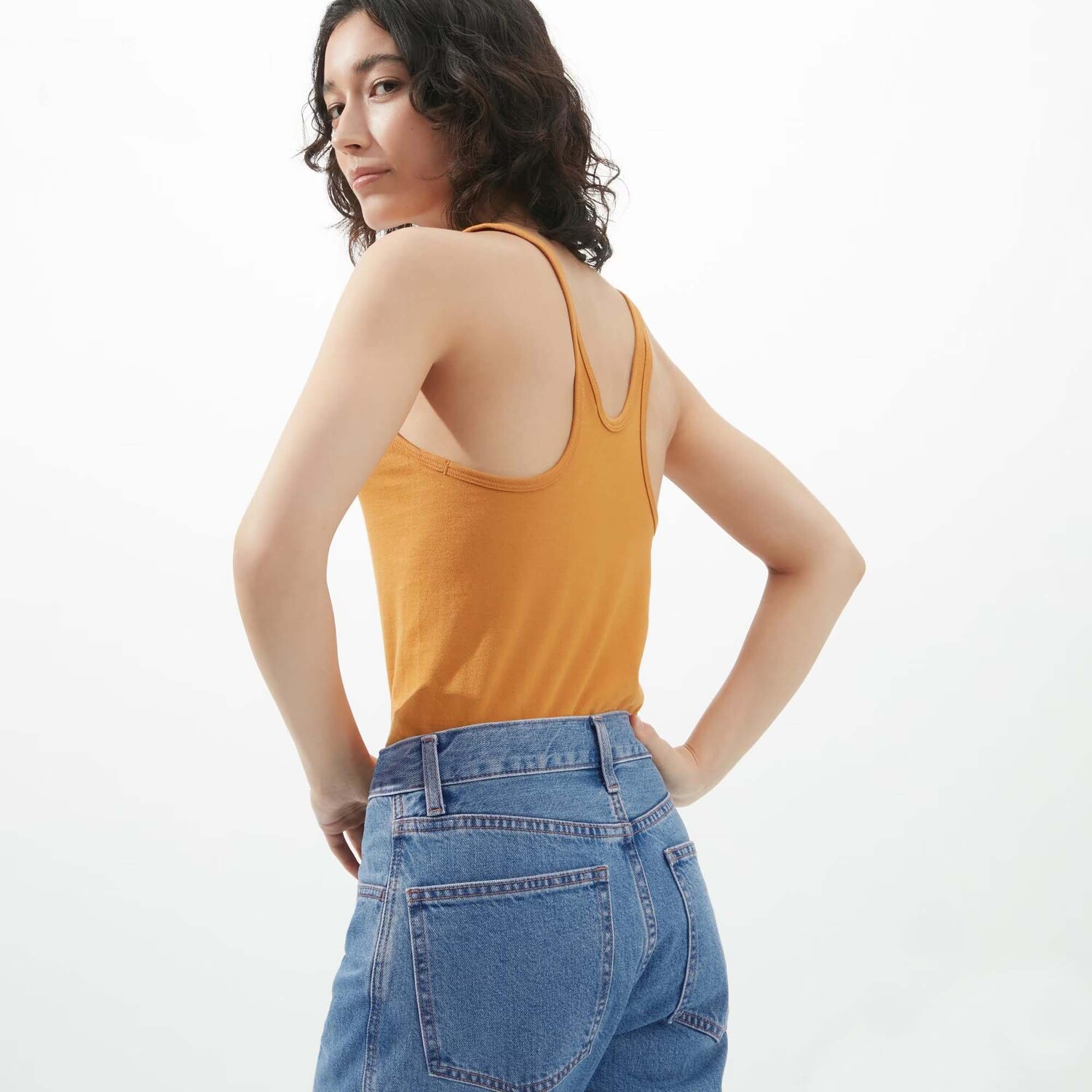 

Топ Uniqlo U, темно-желтый
