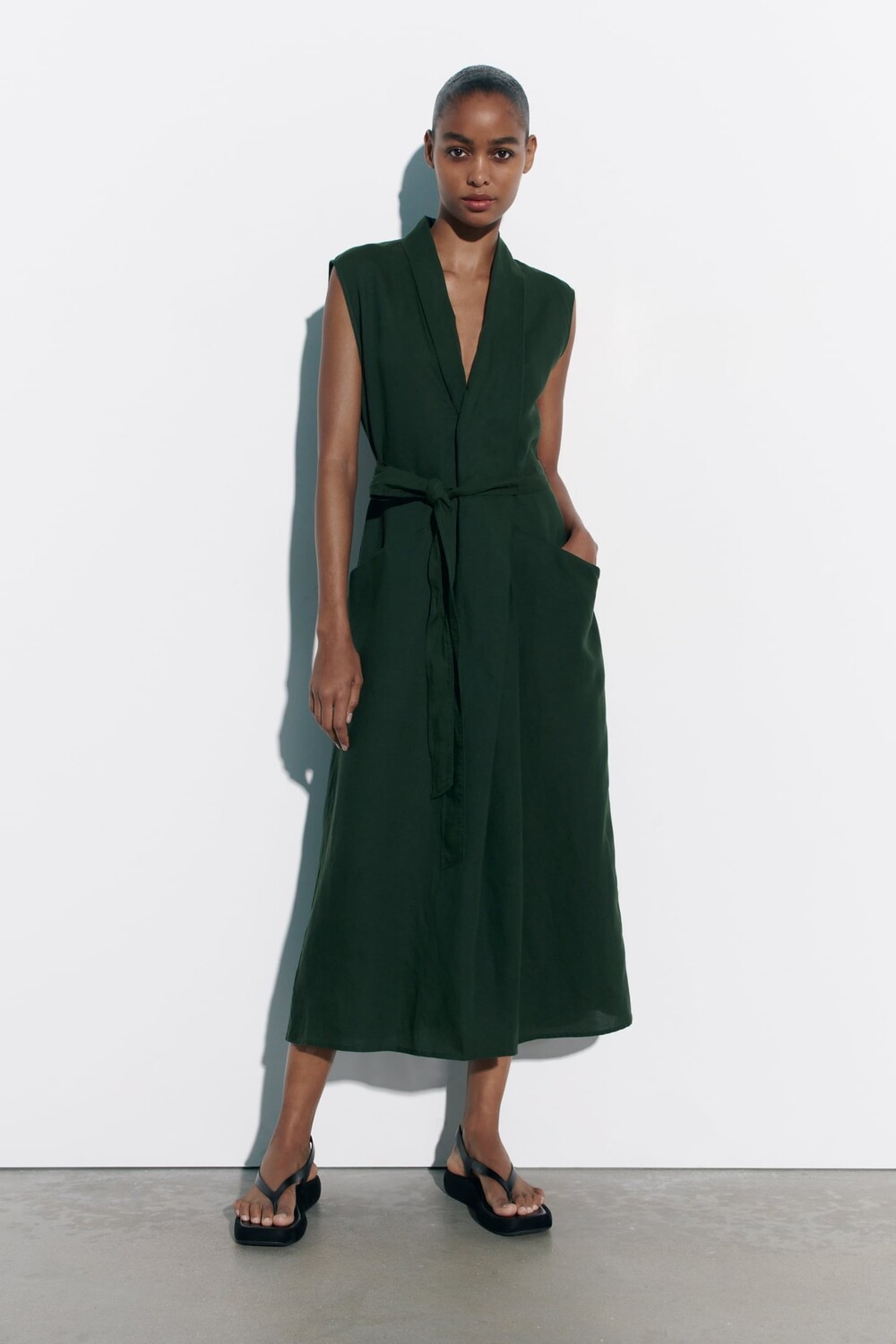 

Платье миди с поясом ZARA, бутылка зеленая